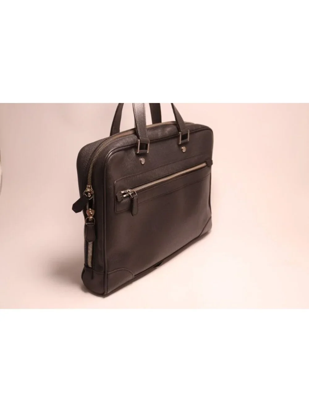 Louis Vuitton Taiga Igor Business Bag
